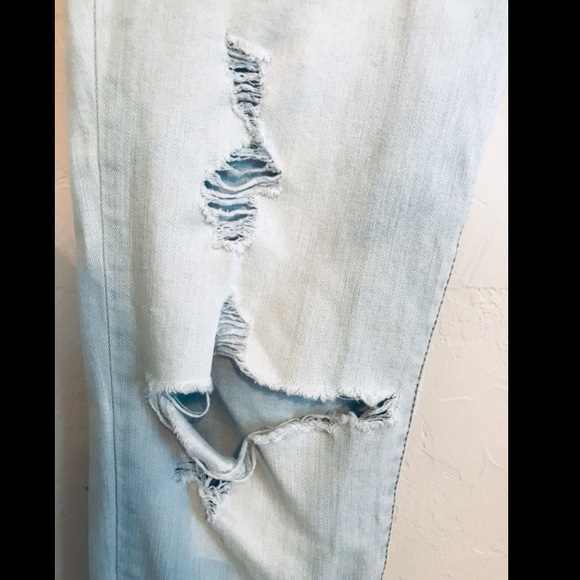 AE Light Wash Distressed Skinny Jeans - Picture 4 of 7